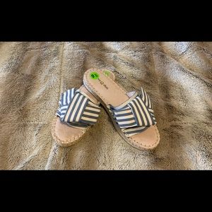 ESPADRILLE SANDALS/ SLIDES